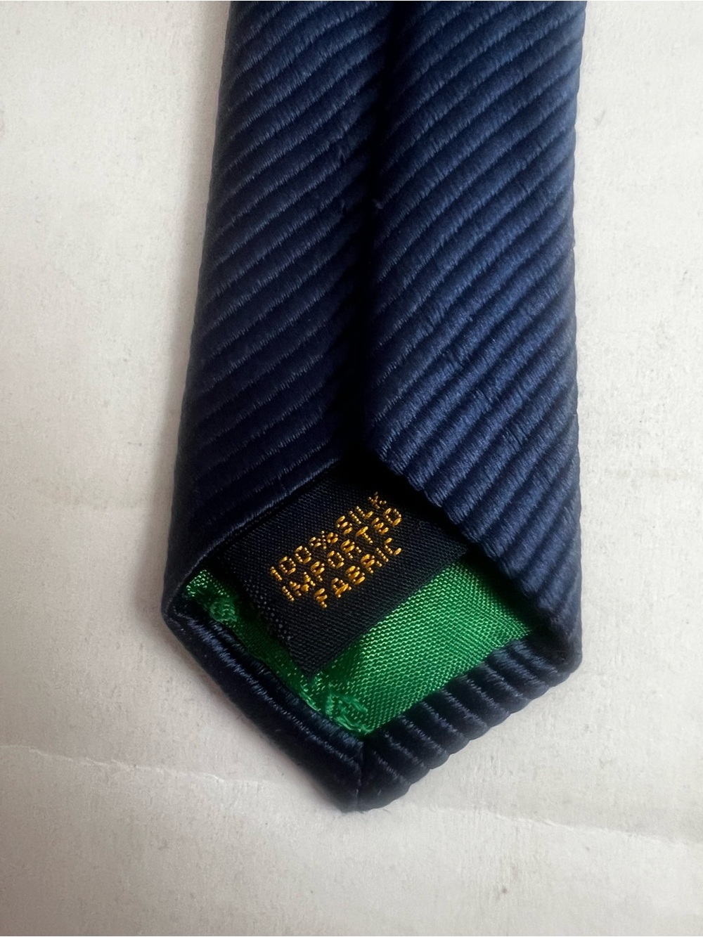 Tommy Hilfiger Mens 100% Silk Designer Tie Pink Blue Striped Preppy Necktie Y2K - Picture 4 of 9